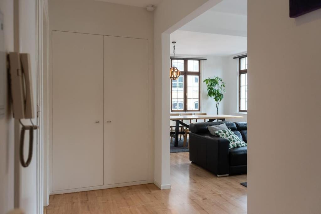 The View - Spacious 2 Bdr Appt In With View Antwerpen Eksteriør bilde